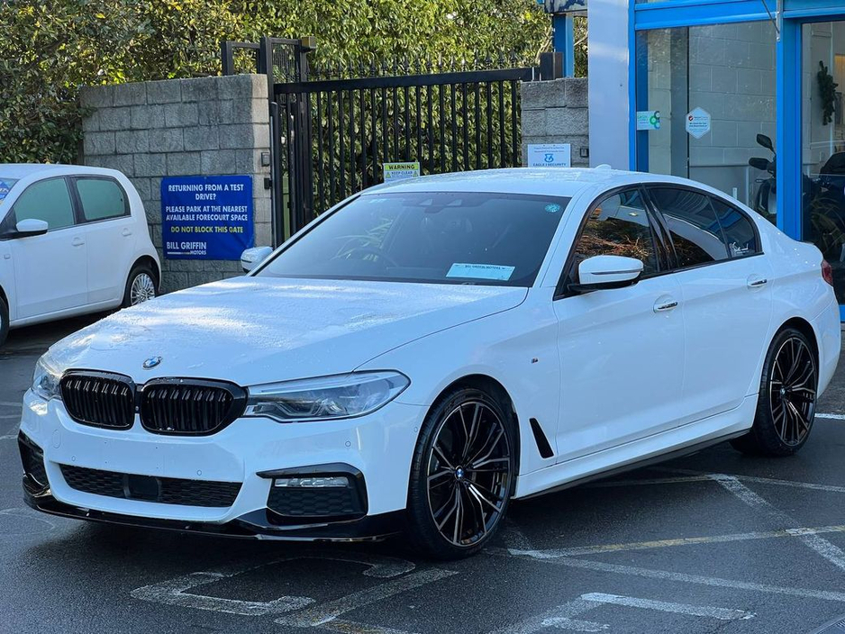 2017 BMW 5 Series 523d M-SPORT COMPETITION 2.0 AUTO // SERVICE HISTORY // FOUR-WHEEL-STEERING // 360 PARKING AID €24,950