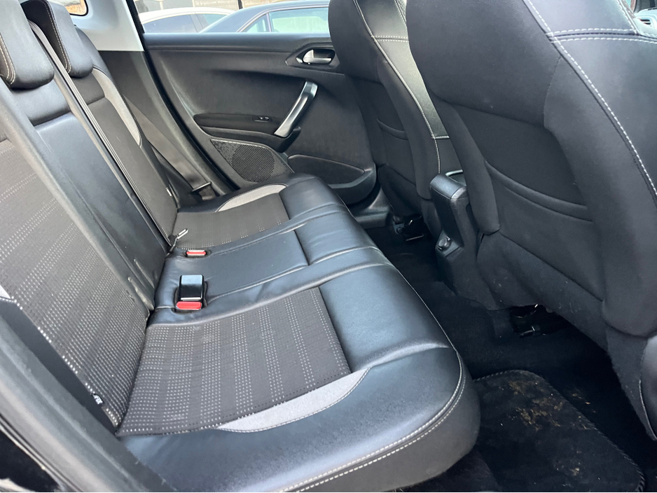 2017 Peugeot 2008 1.2 ALLURE 82BHP 5DR €8,950