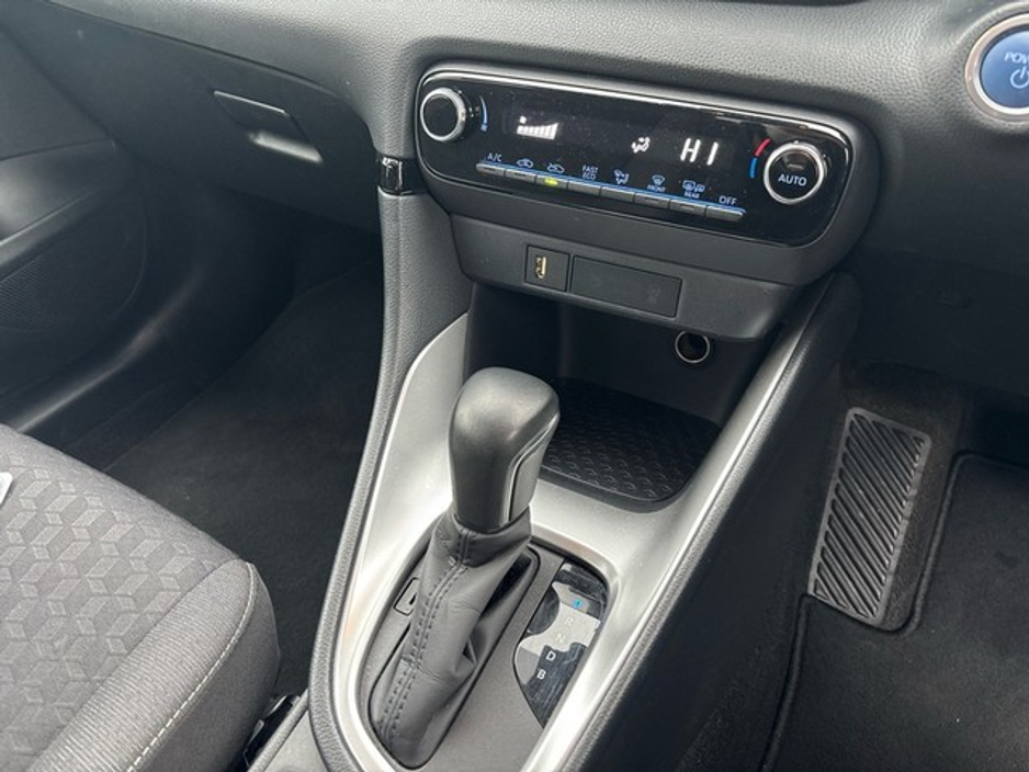 2023 Toyota Yaris 1.5 HYBRID LUNA 4DR AUTO €22,950