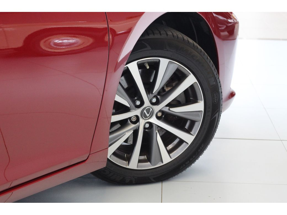 2020 Lexus ES 300 H 2.5 ES CVT 215BHP €30,899