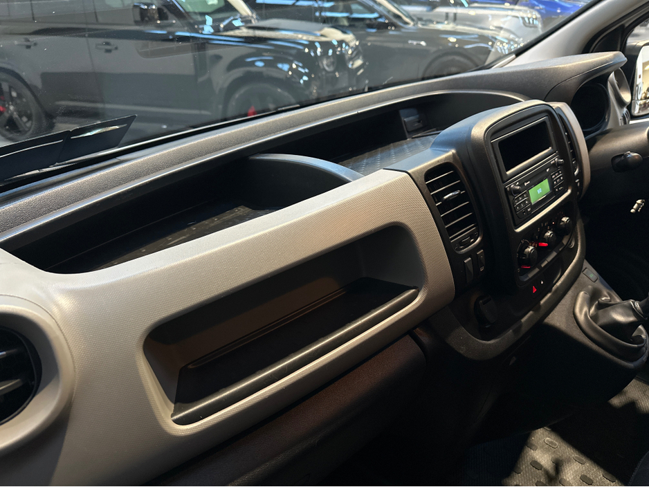 2015 Renault Trafic Passenger TRAFFIC VAN DCi €7,950