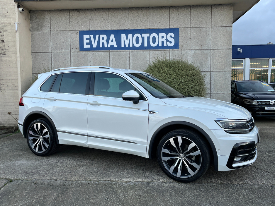 2018 Volkswagen Tiguan R-LINE 4 MOTION AUTOMATIC 2.0 DIESEL //MASSIVE SPEC//FULL LEATHER//HEAD UP DISPLAY//HEATED SEATS//360 PARKING CAMERAS// €29,950
