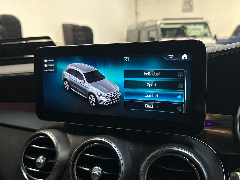 2021 Mercedes-Benz GLC Class 300 DE AMG LINE PREMIUM + 4M €39,950