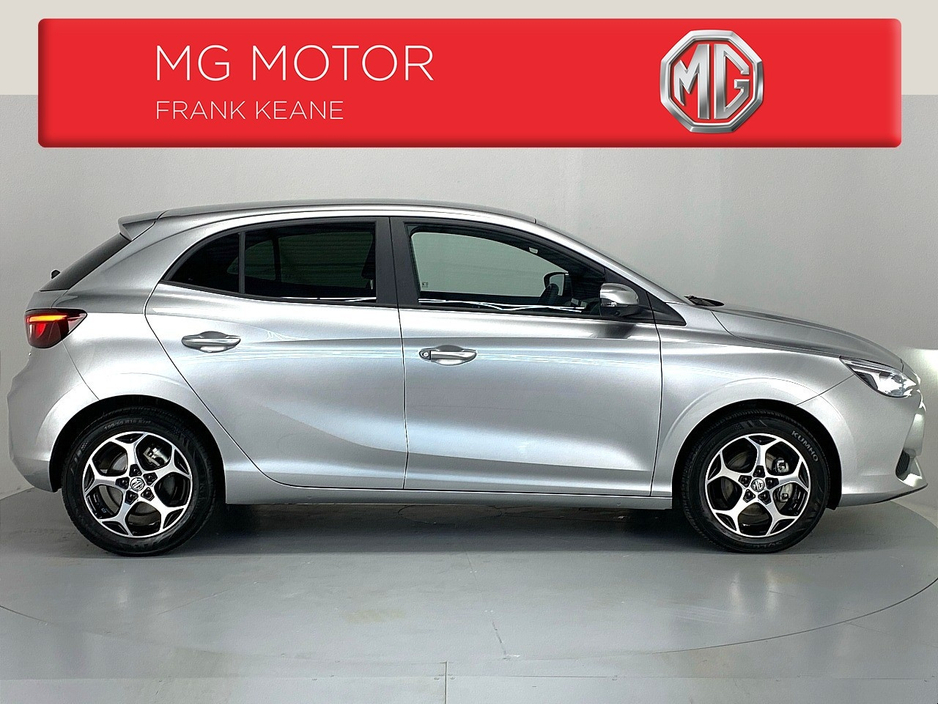 2025 MG MG3 EX-DEMO MG 3 EXCLUSIVE HEV **HALF BLACK LEATHER INTERIOR**ADAPTIVE CRUSIE CONTROL**REAR PARKING SENSORS**360 DEGREE CAMERA**BLIND SPOT DETECTION**ANDROID AUTO/APPLE CARPLAY**FINANCE ARRANGED** €24,495