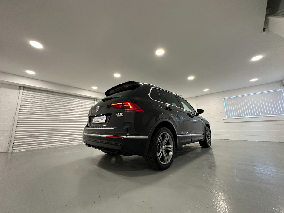 2019 Volkswagen Tiguan (191) TIGUAN 2.0TDI R LINE (LEATHER) DSG 4 MOTION LOW KMS VW/AUDI SPECIALISTS WWW.DENISDARCYCARS.IE €31,950