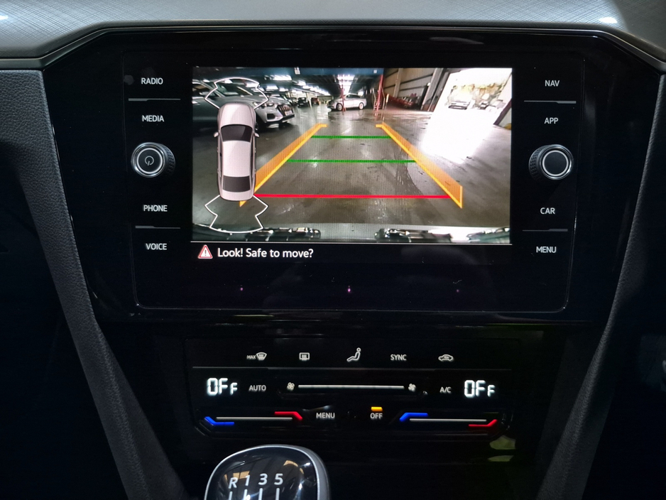 2022 Volkswagen Passat BUSINESS 2.0 TDI MANUAL 6SPEED FWD 150 4DR €27,000