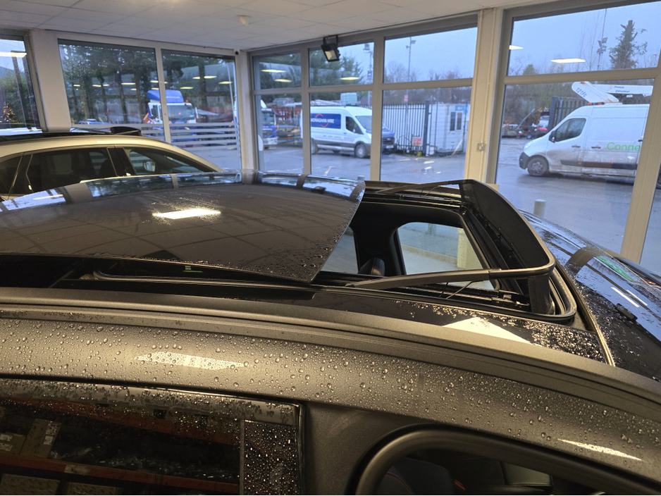 2025 Ford Kuga ST-LINE PHEV PAN ROOF €39,800