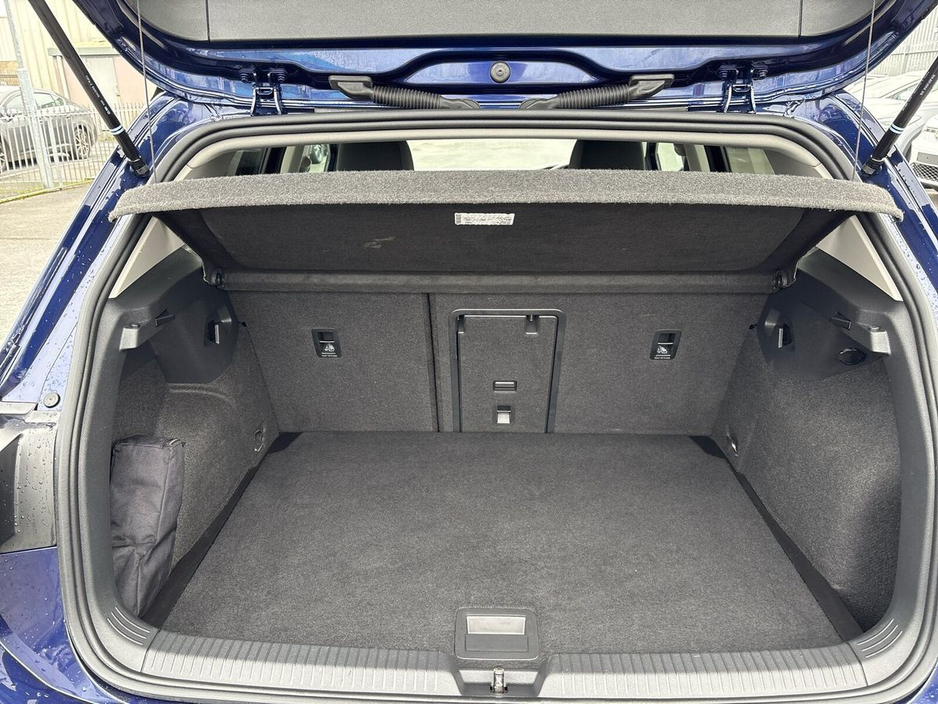 2023 Volkswagen Golf 2.0 TDI 115HP Style €29,975