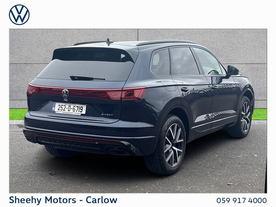 2025 Volkswagen Touareg 3.0TSI R PHEV 462HP €94,950