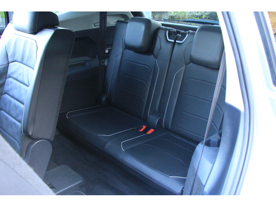 2022 Volkswagen Tiguan Allspace Black Edition R Line * Sunroof * 7 Seats €43,950