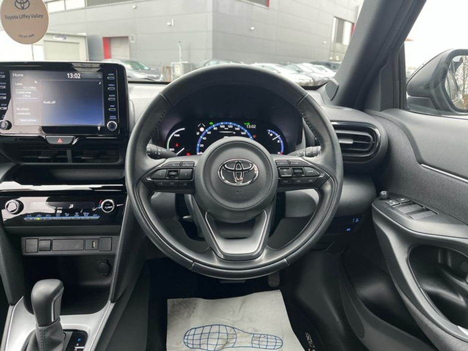 2024 Toyota Yaris Cross YARIS CROSS LUNA SPORT €30,950