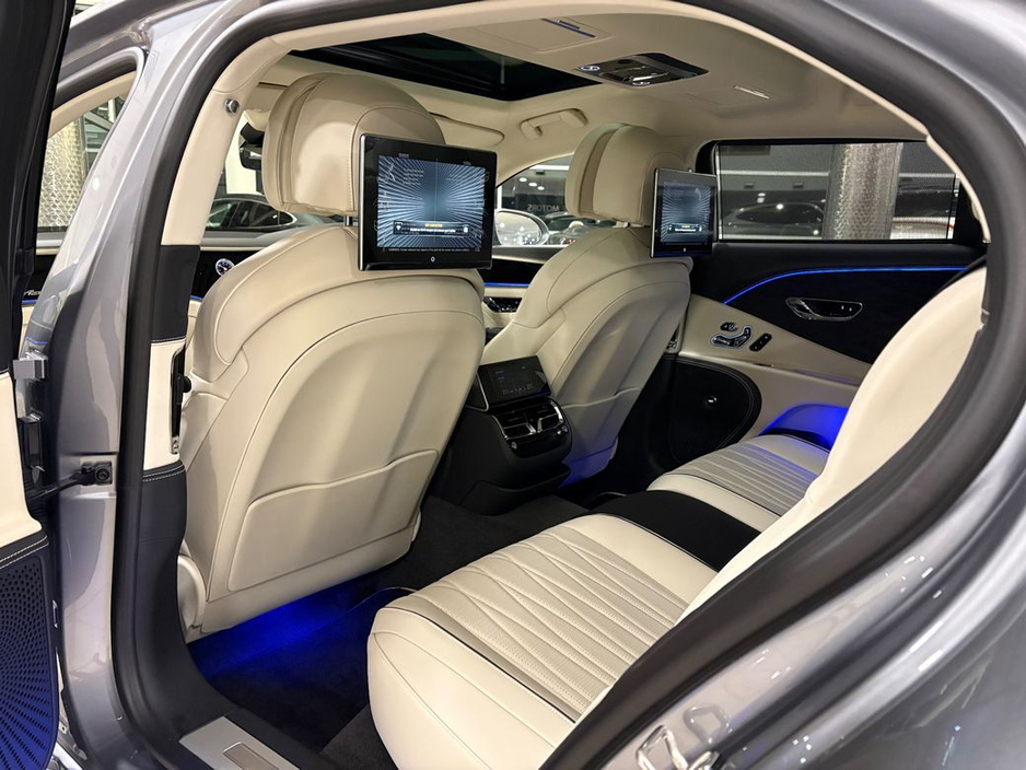 2025 Bentley Flying Spur 3.0 V6 E-HYBRID AZURE=AS NEW//HUGE SPEC=PAN ROOF//BALANCE OF BENTLEY WARRANTY=ONLY €150 ANNUAL ROAD TAX//TAILORED FINANCE PACKAGES AVAILABLE=TRADE INS €249,995