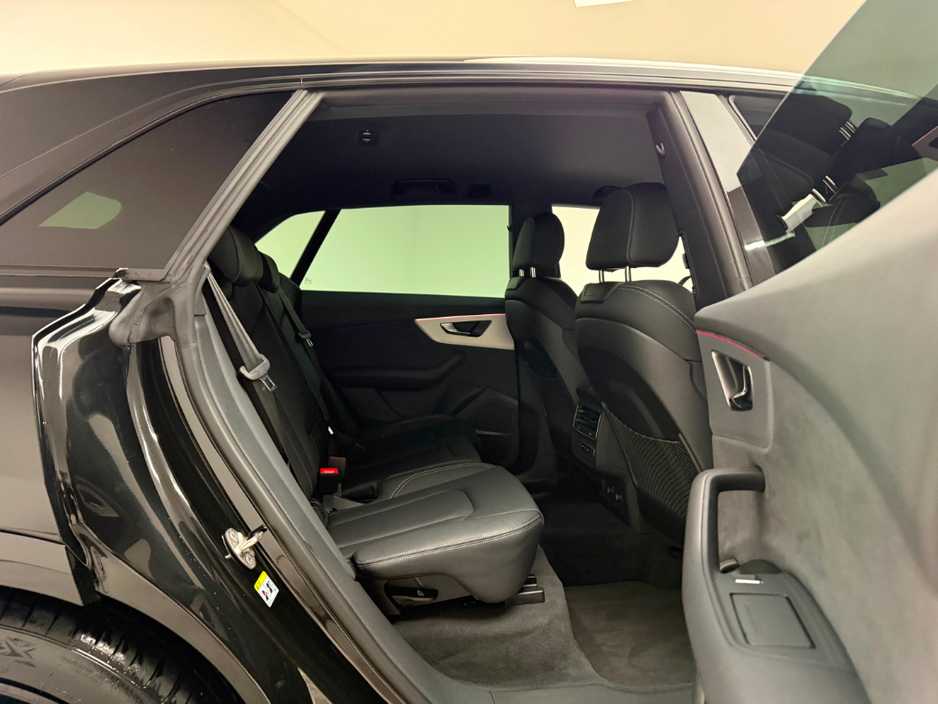 2024 Audi Q8 55 TFSI E S LINE 375HP QUATTRO €87,990