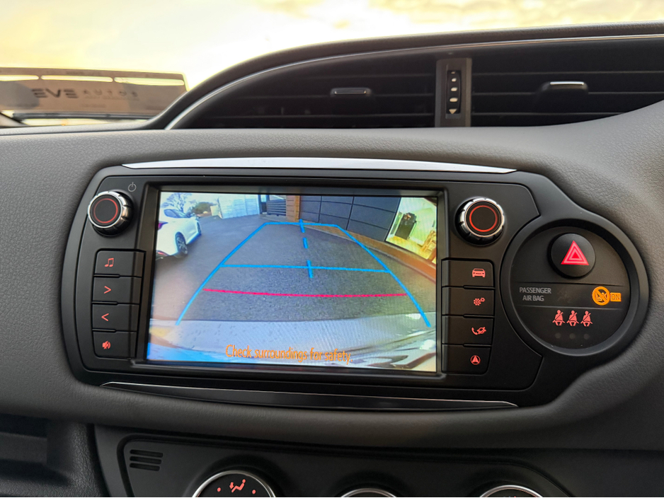 2015 Toyota Yaris Mint Yaris - 1.0 petrol - fantastic spec €11,750