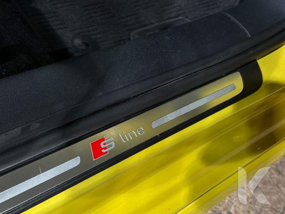 2022 Audi A1 S-LINE - YELLOW/BLACK TWO TONE - PADDLE SHIFT - CRUISE CONTROL - HEATED SEAT - DIGITAL DASH - REVERSE CAMERA €25,950