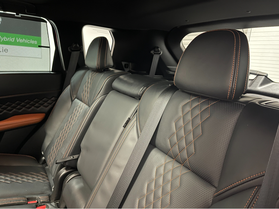 2023 Mitsubishi Outlander (New Model) HYBRID 2.4 PHEV 7 SEATER AUTOMATIC TOP SPEC MODEL www.bolandscarcentre.ie €39,900