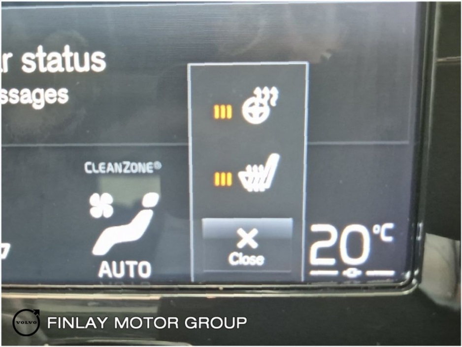 2019 Volvo XC40 T3 (163hp) Momentum 1 year warranty €26,950