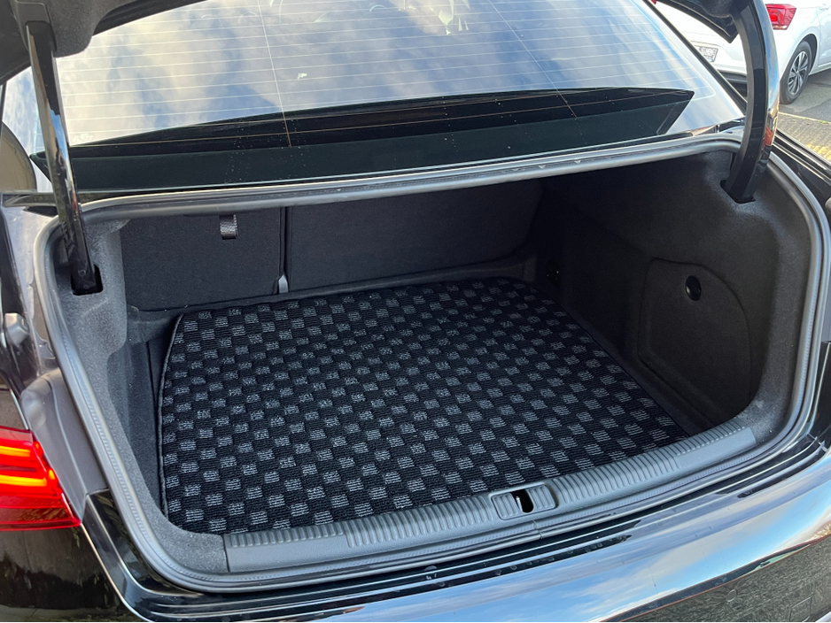 2018 Audi A3 S-LINE SALOON AUTOMATIC 1.4 PETROL //HIGH SPEC//LOW MILES//HALF LEATHER HEATED SEATS//ADAPTIVE CRUISE CONTROL//KEYLESS ENTRY// €22,950