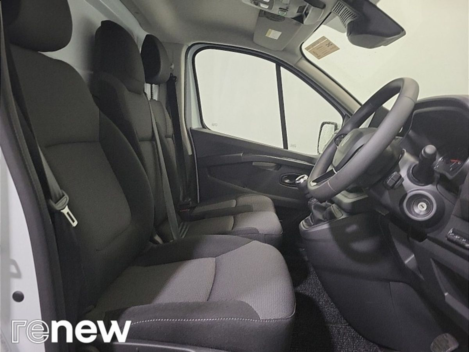 2026 Renault Trafic "ORDER FOR 261" "Advance Model" "Cruise Control" "Air Con" "LWB" "130BHP" €31,211