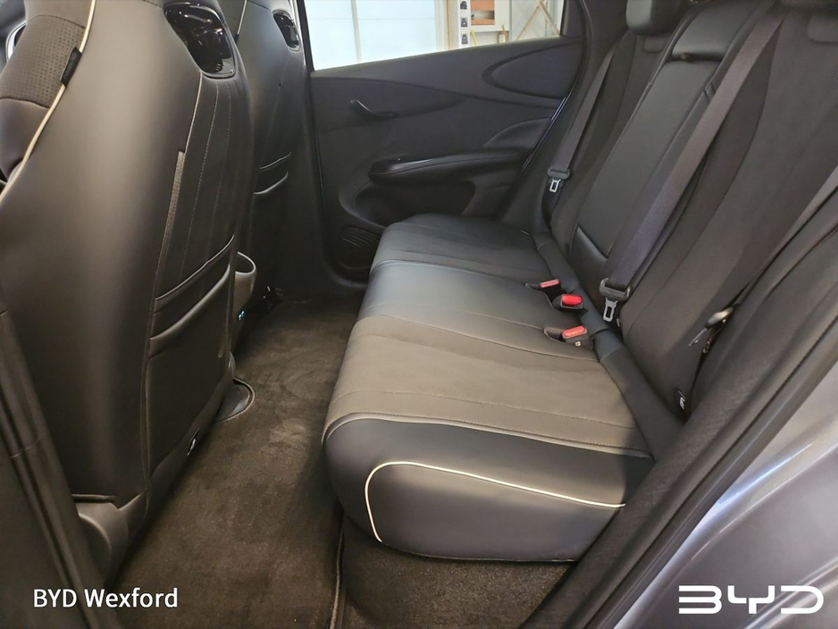 2026 BYD Dolphin Design 60.4kWh €34,706