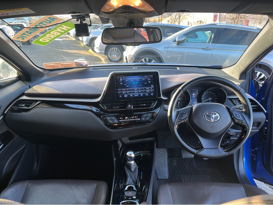2019 Toyota C-HR SOL HYBRID AUTMATIC 1.8 PETROL //HALF LEATHER HEATED SEATS//REVERSE CAMERA//KEYLESS ENTRY//ADAPTIVE CRUISE CONTROL// €21,950