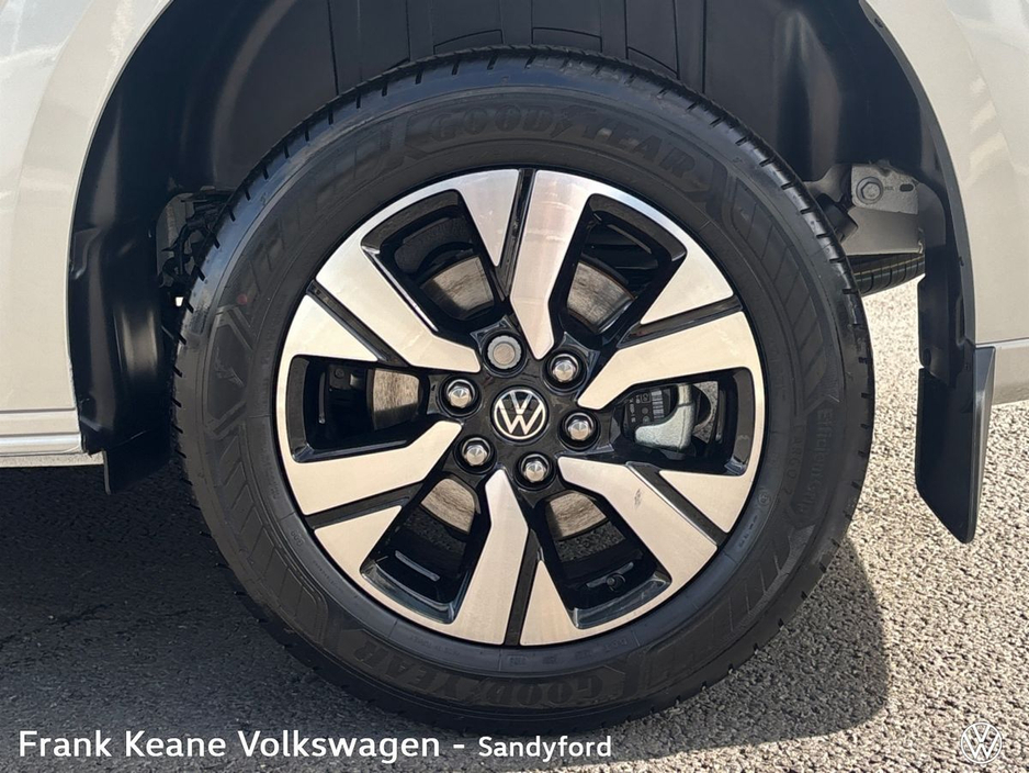 2026 Volkswagen Transporter HIGHLINE AUTO 30 LWB 150BHP *5 YEAR WARRANTY* *0% FINANCE AVAILABLE* *17" MONTE CARLO ALLOYS* *BODY COLOUR CODED BUMPERS* *APPLE CARPLAY/ANDROID AUTO* *REAR VIEW CAMERA* *FRONT AND REAR PARKING SENSOR €38,952