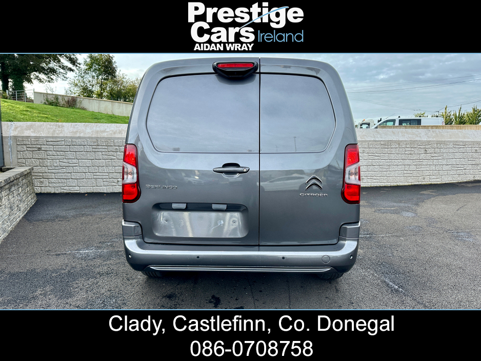 2020 Citroen Berlingo 1.5 BLUEHDI DRIVER 950 KG AUTOMATIC 130 BHP XL,LONG WHEEL BASE,METALLIC GREY,REVERSE CAMERA,FRONT AND REAR PARK SENSORS,FACTORY COLOUR CODED,APPLE CAR PLAY,NEW TIMING CHAIN,*NO VAT*READ ADD €12,850