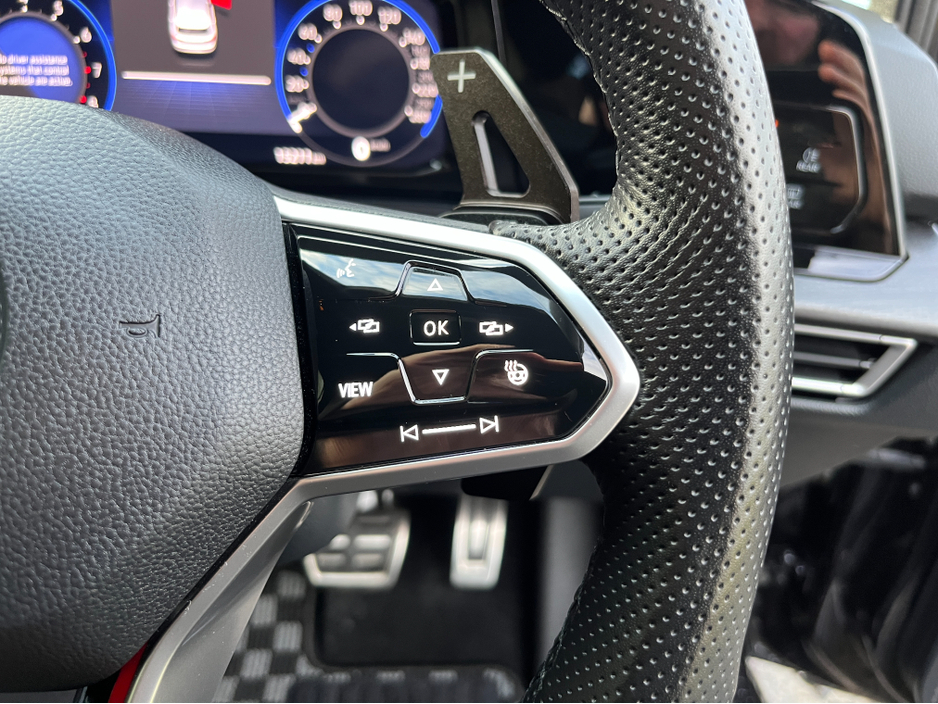 2022 Volkswagen Golf GTI AUTOMATIC 2.0 PETROL //LOW MILES//HEATED SEATS AND STEERING WHEEL//HEAD UP DISPLAY//KEYLESS ENTRY// €39,950