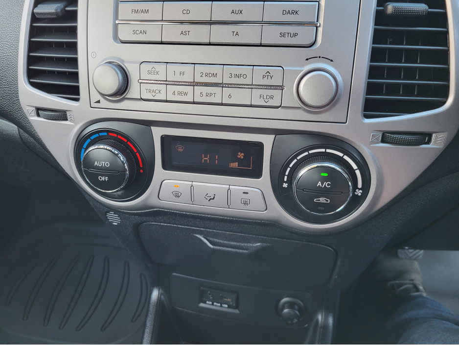 2010 Hyundai i20 (3 months warranty) 1.2 DE LUXURY 5DR €3,999