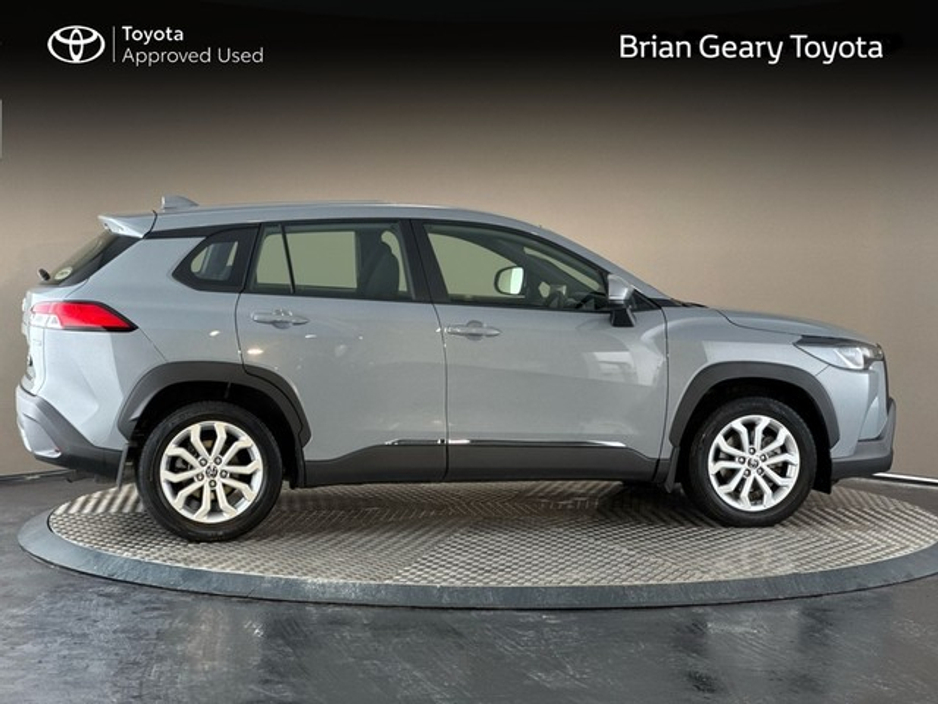 2023 Toyota Corolla Cross LUNA Hybrid €31,950