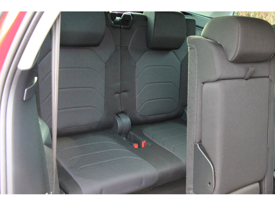 2018 Skoda Kodiaq DSG * Low KMs *Sunroof * 7 seats Huge spec €28,950