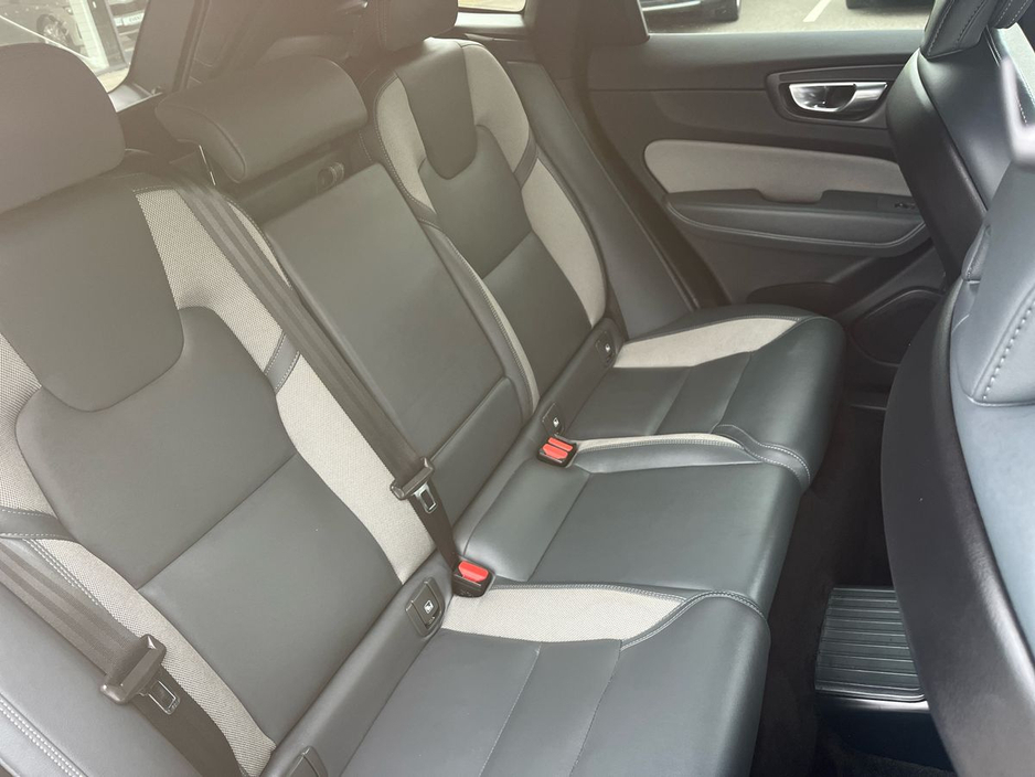 2023 Volvo XC60 T6 Recharge PHEV 350hp AWD AT8 Plus Dark - €44,900