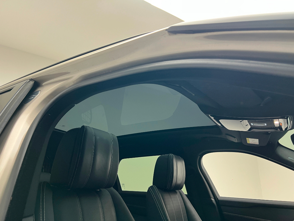 2022 Land Rover Range Rover Velar R-DYNAMIC HSE P400E *PAN ROOF* €52,990
