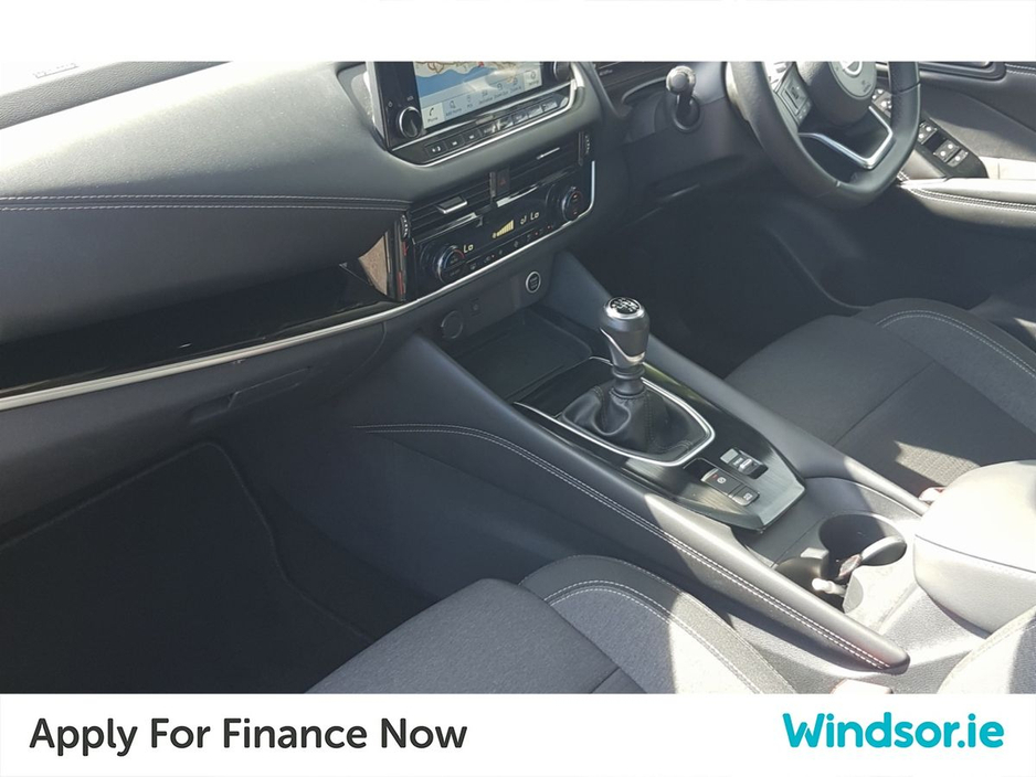 2021 Nissan Qashqai 1.3 PET MILD HYBRID SV PREMIUM €28,495