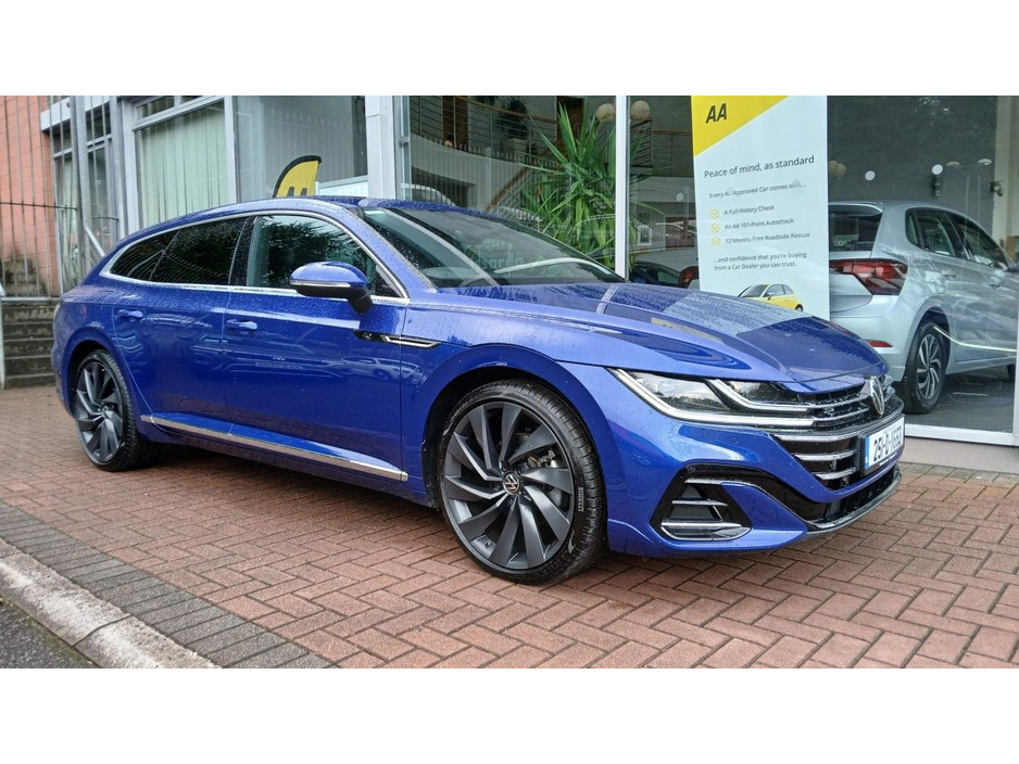 2025 Volkswagen Arteon 2.0TDI D7F 150HP R-LINE SHOOTING BRAKE, LAPIZ BLUE. €54,950