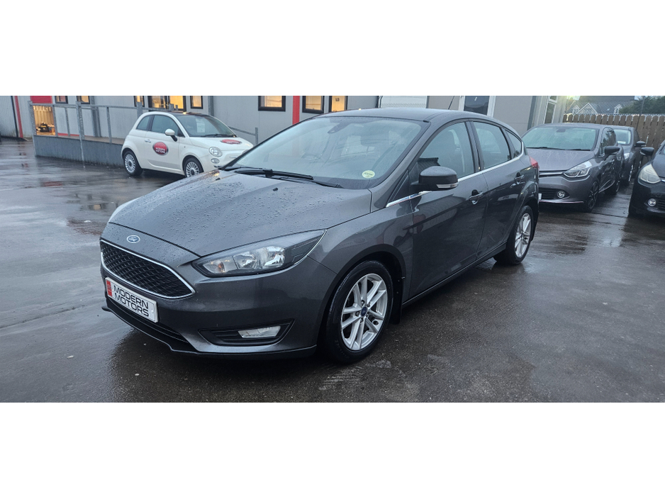 2015 Ford Focus ZETEC eco 100bhp very low miles €8,750