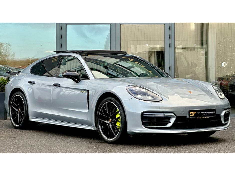 2022 Porsche Panamera 2+2 E-HY E-HYBRID CARBON TRIM €84,950