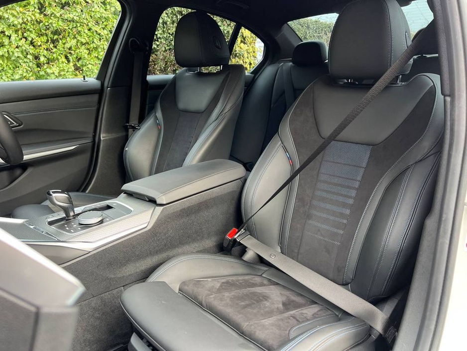 2021 BMW 3 Series 330e M-SPORT COMPETITION 2.0 HYBRID // LOW MILEAGE // 20" M3 COMPETITION ALLOYS // LEATHER/SUEDE M-SPORT INTERIOR // AMBIENT LIGHTING PACK €34,900