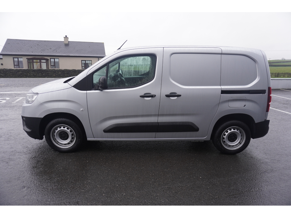 2023 Toyota Proace CITY 1.5 GX SWB 650KG 3