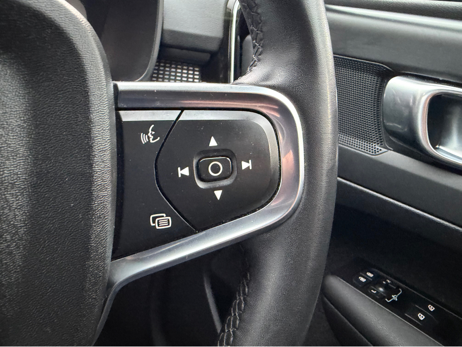 2021 Volvo XC40 R-DESIGN T5 RECHARGE//FULL LEATHER//FULL VOLVO SERVICE HISTORY//GREAT SPECIAL//SIMI AND AA DEALER €31,950