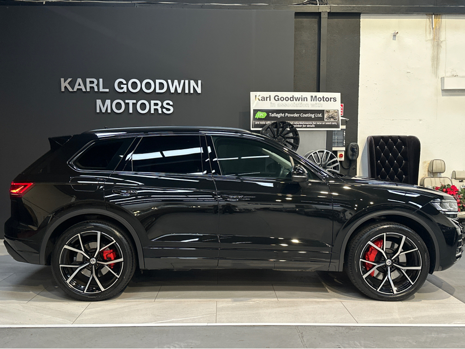 2024 Volkswagen Touareg 3.0 V6 TSIe  ELEGANCE 381PS €72,950