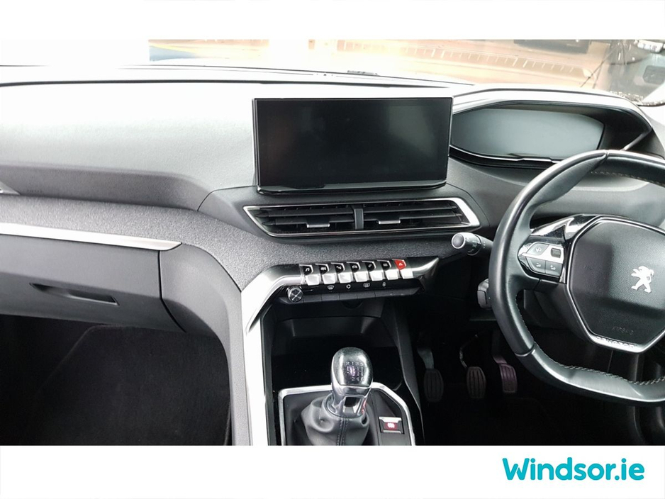 2022 Peugeot 5008 1.5 BlueHDi 130bhp Allure €37,995