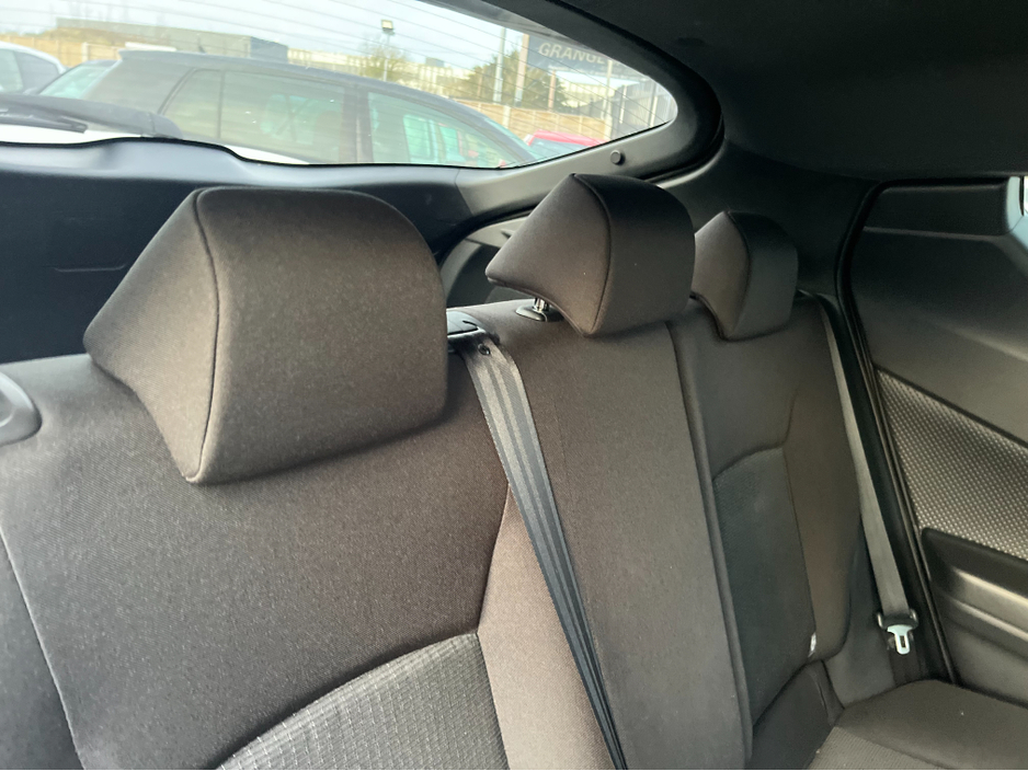 2017 Toyota C-HR 1.8 HYBRID AUTO LOW KM €16,950