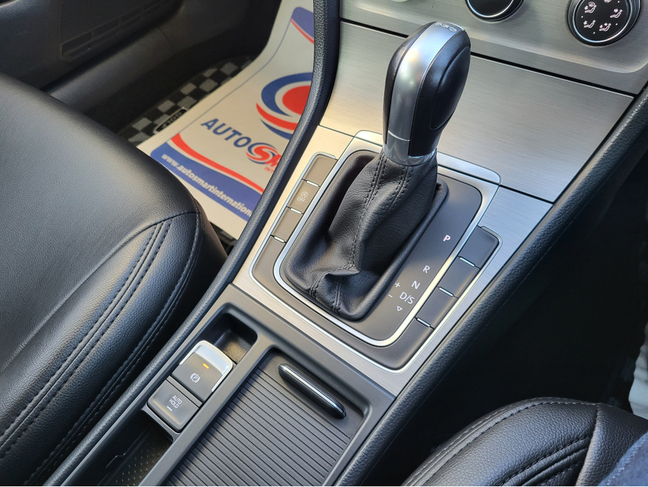 2015 Volkswagen Golf (2yr warranty) 1.2 petrol Auto estate 76308 €12,999