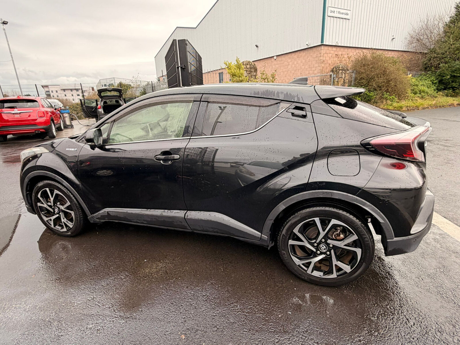 2017 Toyota C-HR  €19,000