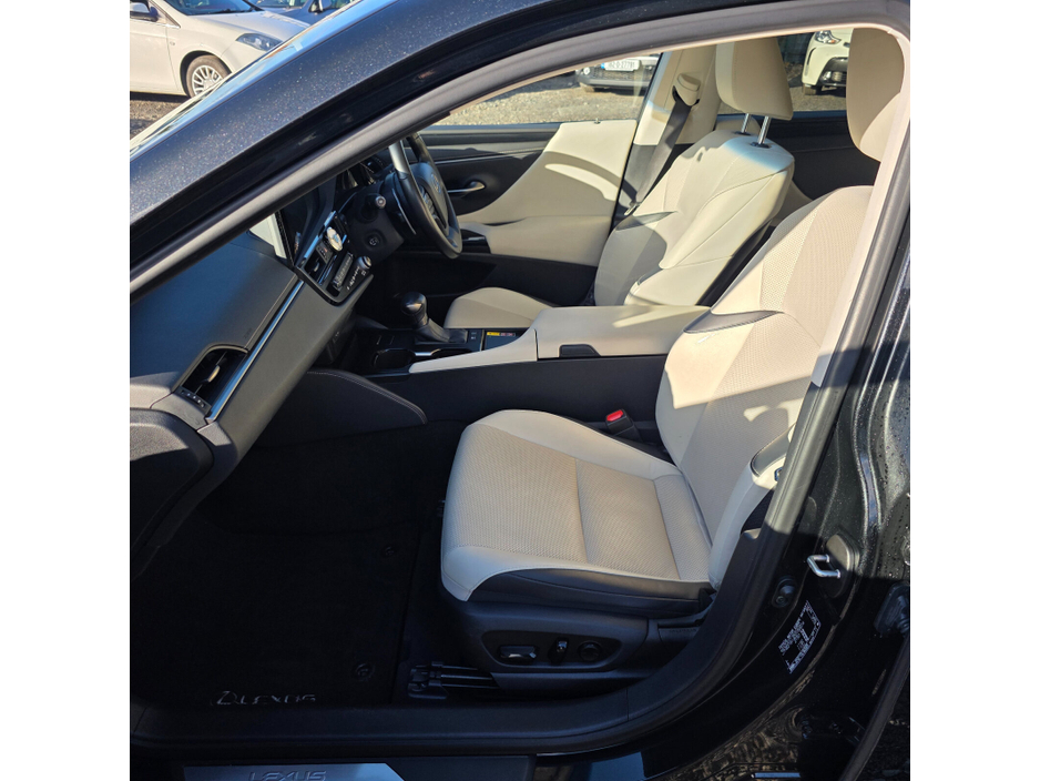 2023 Lexus ES 300 H ES300h Dynamic €43,950