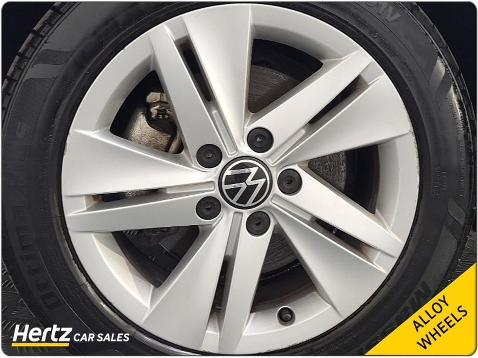 2023 Volkswagen Golf LIFE 2.0 TDI 115HP Diesel Manual €26,995