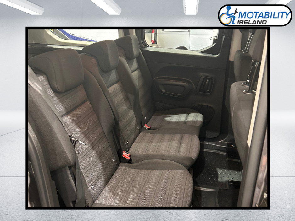 2022 Opel Combo Wheelchair Accessible €37,995