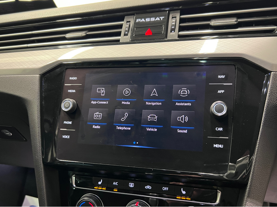 2020 Volkswagen Passat TDI SEL S-A 4DR AUTO €19,700