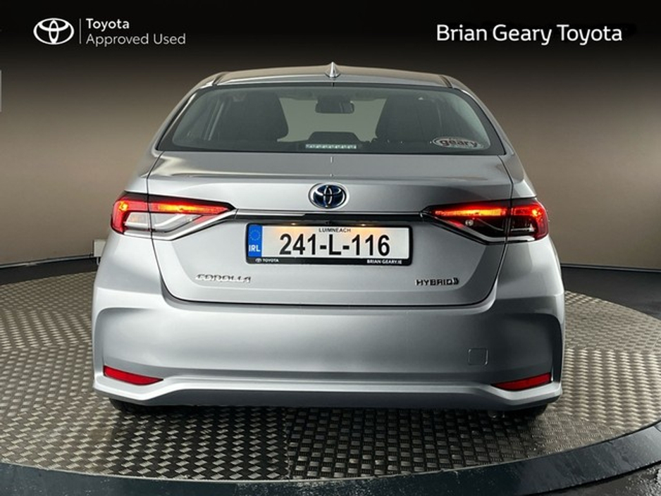2024 Toyota Corolla LUNA SALOON AUTO Hybrid €29,950